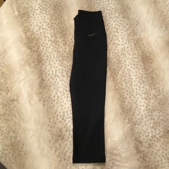 NIKE Power Black Legendary Capri Hi-Rise Leggings - Picture 9 of 9